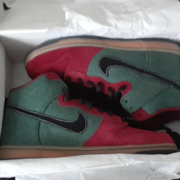 Nike Other - Nike dunk high pro SB "goofy boy"